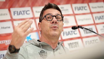 Fotis Katsikaris, en su presentaci¨®n como nuevo entrenador del B¨¤squet Girona.