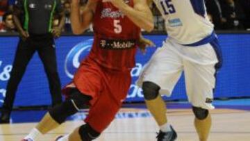  El base de Puerto Rico, Jos&eacute; Barea durante el partido del grupo B.