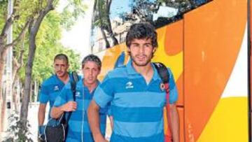 <b>EXPEDICIÓN. </b>Jorge Alonso, Cristian y Sergio Rodríguez, ayer, antes de viajar a Castellón.