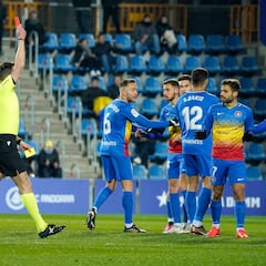 “La roja perjudicó al espectáculo; el partido fue una castaña”