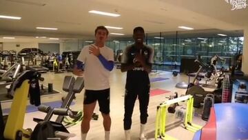 En Francia es feliz: el bailecito de Dembélé con Griezmann