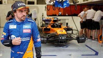 EPA9173. MANAMA (BAR&Eacute;IN), 02/04/2019.- El espa&ntilde;ol Fernando Alonso, doble campe&oacute;n mundial de F&oacute;rmula Uno y l&iacute;der del Mundial de Resistencia (WEC), durante los test pos-carrera del Gran Premio de Bahrein, este martes, en el circuito de Sakhir de Manama, Bar&eacute;in. Alonso, que no se sub&iacute;a a un F&oacute;rmula 1 desde el Gran Premio de Abu Dabi disputado el pasado 25 de noviembre, ha vuelto a pilotar un coche de categor&iacute;a reina para recopilar datos para Pirelli, suministrador de neum&aacute;ticos. EFE/ Valdrin Xhemaj