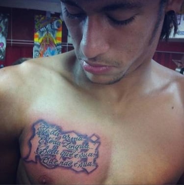 La frase motivacional y religiosa que se ha tatuado Neymar