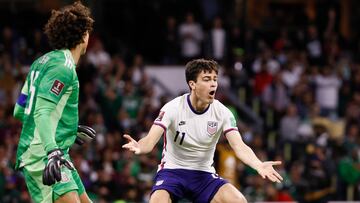 Giovanni Reyna tras la sorprendente falla de Jordan Pefok ante la portería de México en el juego de Eliminatoria Mundialista.