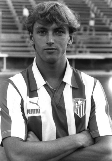 Empezó a despuntar en el fútbol en la cantera del Atlético de Madrid, debutando en el primer equipo en un partido de Copa de la temporada 1977/78. Se marchó del Atleti en busca de minutos  y tras pasar por Málaga, Nástic y Espanyol fichó por el Cádiz en 1983.