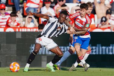 No se jugaba nada el Castellón. De hecho, perdió su partido ante el Granada, pero Cipenga quiso entrar en el once de la jornada, con un gol maradoniano. Su jugada, individual, comenzó en su campo y tras dejar sentado a dos defensores, acabó marcando.