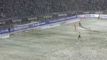 Insólito: ¡La nieve frenó este gol al Leverkusen de Aránguiz!