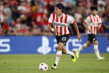 EINDHOVEN - Erick Gutierrez of PSV Eindhoven during the UEFA Champions League play-off match between PSV Eindhoven and Rangers FC at Phillips Stadium on August 24, 2022 in Eindhoven, Netherlands. ANP | Dutch Height | Maurice van Steen (Photo by ANP via Getty Images)