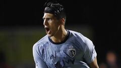 El delantero mexicano se estren&oacute; en el MLS is Back y marc&oacute; su tercer gol con Sporting Kansas City, donde comienza a ser determinante.