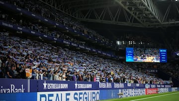 Aficionados del Espanyol en el RCDE Stadium.