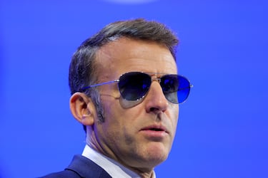 ¿Por qué Macron ha aparecido en Davos con unas gafas a lo ‘Top Gun’?