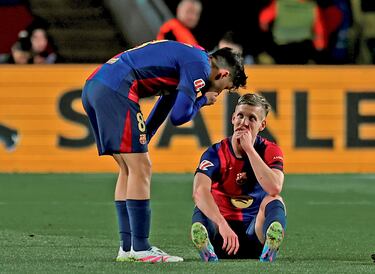 Lesión de Dani Olmo. El centrocampista azulgrana se echa al suelo con problemas musculares en el minuto 27 de partido.