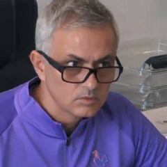 Un periodista se ensaña con Mourinho: la reacción del portugués es oro macizo