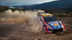 Dani Sordo y Cándido Carrera con el Hyundai durante el Rally Acrópolis 2022.