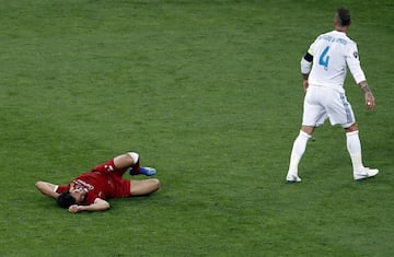 Destrozado: La lesión de Salah en imágenes... Peligra el Mundial