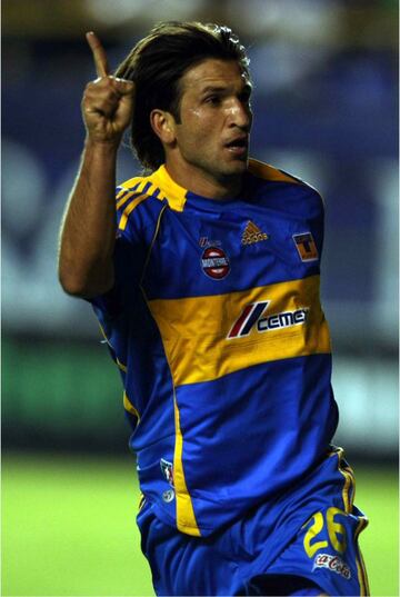 Fue contratado como figura tras su paso con el Benfica y su actuación en la Copa del Mundo de 2006.