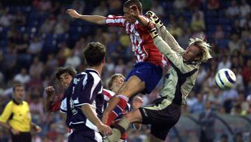 El Atlético de Madrid en un partido de 2004 correspondiente a la Intertoto.