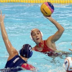 Las chicas baten a Serbia con un gran 64% de acierto en el tiro