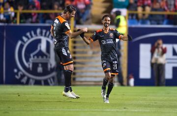 Tenía tanto potencial que a muy temprana edad fichó por el Espanyol de Barcelona, no rindió lo esperado y regresó a Tecos. Actualmente esta con Alebrijes en el Ascenso