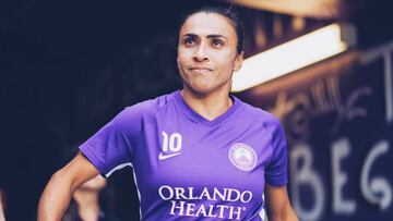 La delantera de Orlando y la selección de Brasil ha extendido contrato con su actual club; Da Silva fue comprada en 2016 por el Pride por convenio de 2 años con opción a uno más.