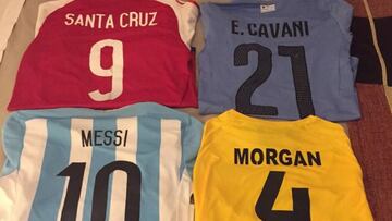 Las camisetas que juntó Brown en la Copa América.