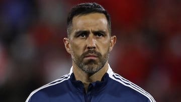 Oficial: la lesión que dejó fuera a Claudio Bravo de la Roja