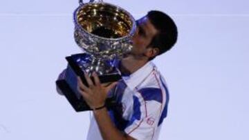 Djokovic borra a Andy Murray y repite título