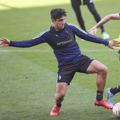 Manu Sánchez, muy cerca de jugar en Osasuna la próxima temporada