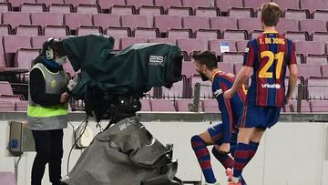 Barcelona's Spanish defender Gerard Pique celebrates after scoring his team's second goal during Spanish Copa del Rey (King's Cup) semi-final second leg football match between FC Barcelona and Sevilla FC at the Camp Nou stadium in Barcelona