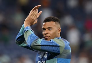 El momento en el que Mbappé se rinde ante hat-trick de Gonzalo García