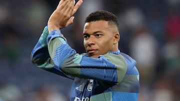 El momento en el que Mbappé se rinde ante hat-trick de Gonzalo Garcia