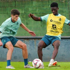 Samu Calera, principal novedad con la ausencia de Javi Castro