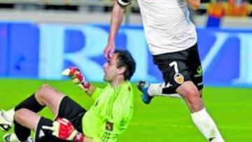 <b>UNO MÁS. </b>David Villa hizo el segundo gol del Valencia y es el máximo anotador con ocho dianas.