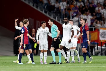 Cinco condenados por piratear partidos de ftbol de LaLiga y la Copa del Rey