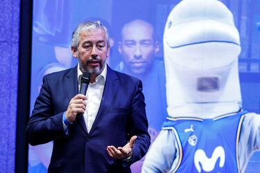 Un equipo de patio de colegio