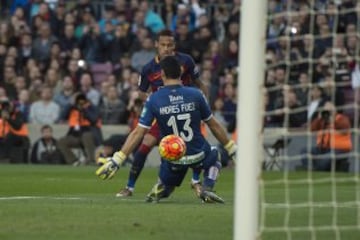 Gol de Neymar que hace el 4-0.