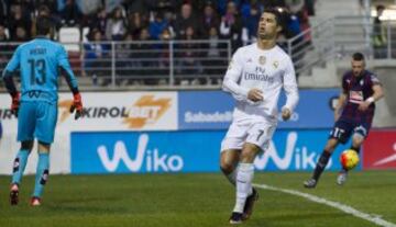 Cristiano Ronaldo celebra el 0-2 de penalti. 