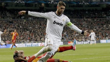 Sergio Ramos, tras superar al delantero marfileño del Galatasaray Didier Drogba.