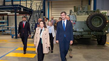 La ministra de Defensa, Margarita Robles, durante una visita a las instalaciones de UROVESA Vehículos Especiales S.A, a 30 de septiembre de 2024, en Valga, Pontevedra, Galicia (España). Durante su visita, la ministra ha realizado un recorrido por las mismas con una presentación de la empresa y las actividades que desarrolla. UROVESA lleva trabajando como proveedora del Ejército de Tierra los cuatro últimos años y en agosto vendió un lote de Vamtac en la versión de ambulancia blindada de alta movilidad por un importe de 4,6 millones.
30 SEPTIEMBRE 2024
César Arxina / Europa Press
30/09/2024