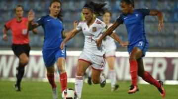 Nahikari García y Cascarino.