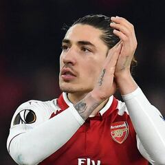 Mourinho prepara 50 millones de euros para fichar a Bellerín