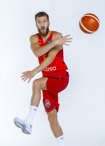 Spain's international basketball team kicks off with official photos