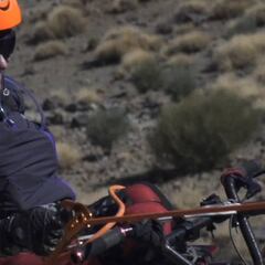 Hassen-Bey, en acción: una silla de ruedas de escalada para la fase más dura