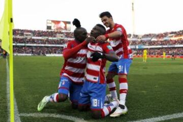 El delantero colombiano del Granada Jhon Córdoba celebra el gol marcado ante el Getafe, durante el partido de la decimosexta jornada de Liga BBVA