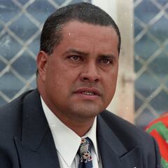 Los técnicos que han dirigido a James en 14 años de carrera