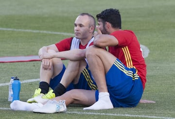 Andrés Iniesta y Diego Costa.