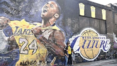 LOS ANGELES, CALIFORNIA - JANUARY 26: A view of a mural of Kobe Bryant by artist Jonas Never on January 26, 2021 in Los Angeles, California. Today marks the one year anniversary of the tragic helicopter crash which led to the death of nine people, includi