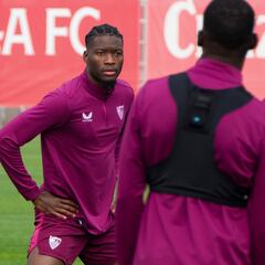 Agoumé, Isaac, Mariano y Navas estarán en la final ante el Alavés