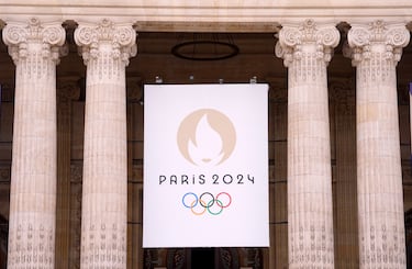 Haciendo referencia a la revolución francesa, el logo está inspirado en Marianne madre de la patria francesa.