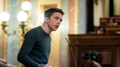 El líder de Más País, Íñigo Errejón, interviene durante una sesión plenaria, en el Congreso de los Diputados, a 21 de febrero de 2023, en Madrid (España). Durante el pleno, Junts defiende una proposición de ley de reforma de la Ley de Enjuiciamiento Criminal (LECrim) para derogar el artículo que permitió al Parlament y al Congreso despojar de sus actas de diputados a varios líderes del 'procés' mientras estaban procesados por el referéndum ilegal y antes de haber sido condenados.
21 FEBRERO 2023;MADRID;CONGRESO DE LOS DIPUTADOS;LEY ESCAÑOS EJUICIAMIENTO CRIMINAL
A. Pérez Meca / Europa Press
21/02/2023